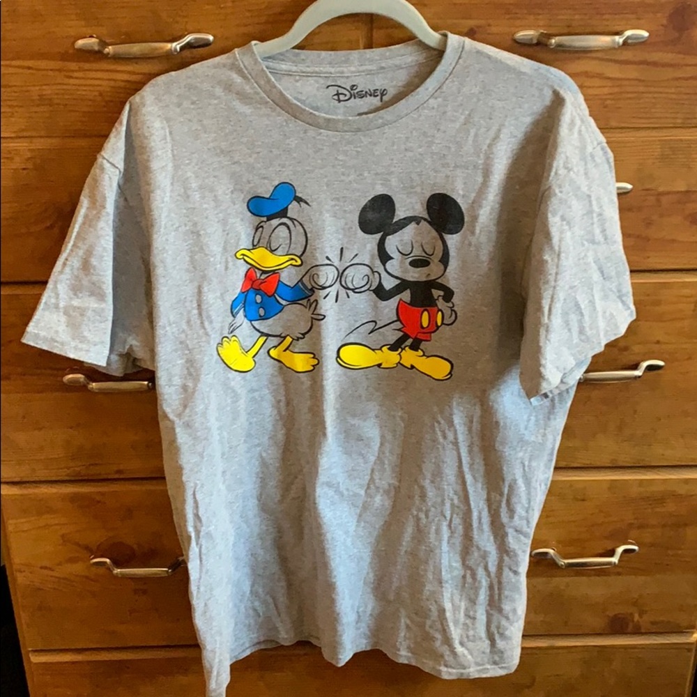 Men’s Size L Disney t- shirt
